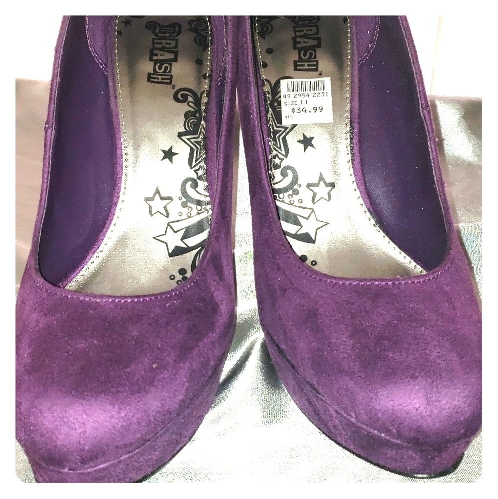 NWT Purple pumps